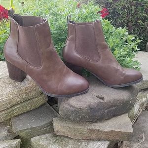 NWOB G. H. Bass Anna Boot